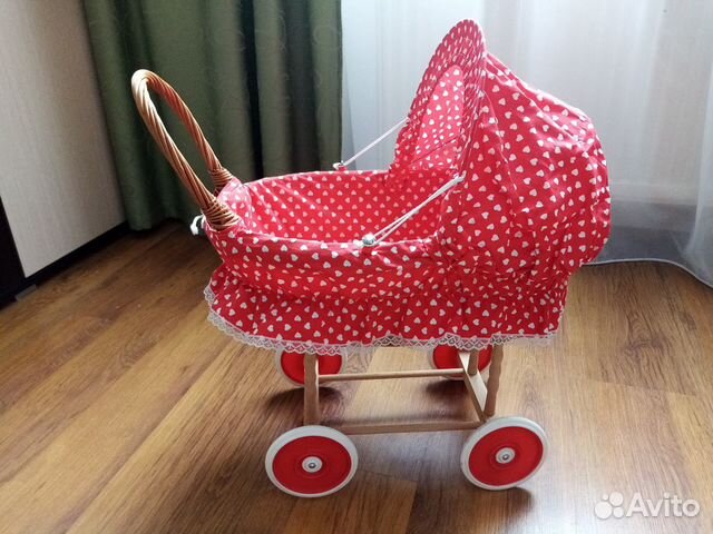 Плетёная коляска для кукол Плетёная коляска для кукол