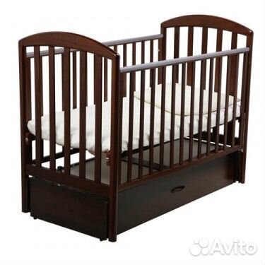 Детская кроватка с продольным маятником Papaloni