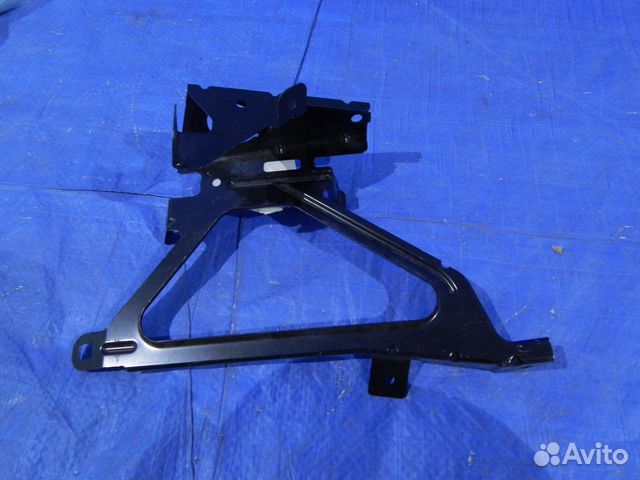 Кронштейн крепления крыла переднего правого BMW 7