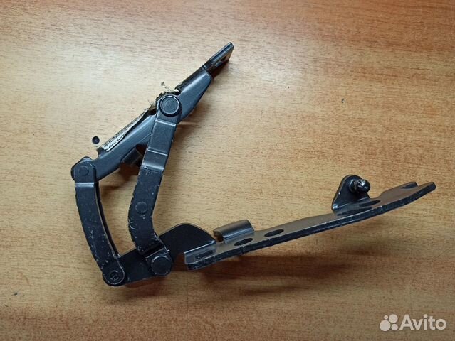 Петля капота BMW X5 E53 Петля капота BMW X5 E53