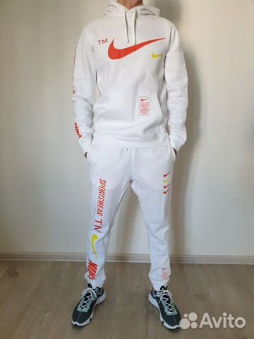 Костюм спортивный Nike новый оригинал Костюм спортивный Nike новый оригинал