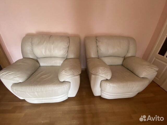 Кожаный диван и 2 кресла Кожаный диван и 2 кресла