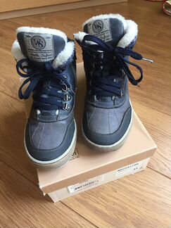 Ботинки демисезон 35 разм