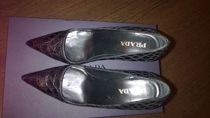 Женские туфли Prada