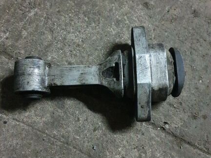 Нижняя подушка опора двигателя хендай солярис 1