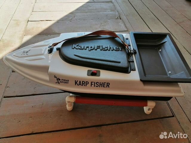 Продам кораблик KarpFisher Pirat Mono Sport