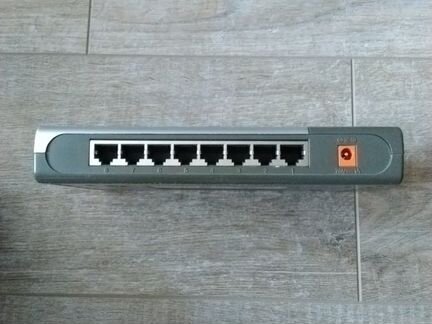 D-Link Fast Ethernet switch 8 портов 100 Mbps