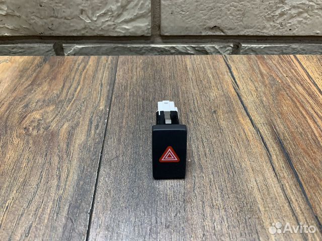 Volkswagen Golf 6 Кнопка аварийной сигнализации