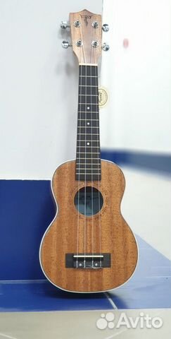 Укулеле из красного дерева