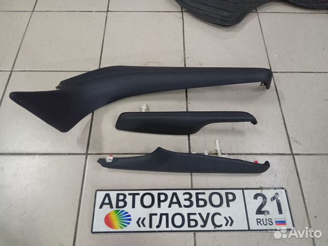 Накладка обшивки двери Тойота Камри 70 Camry