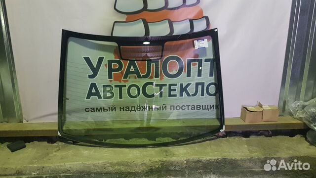 Заднее стекло Mazda 6