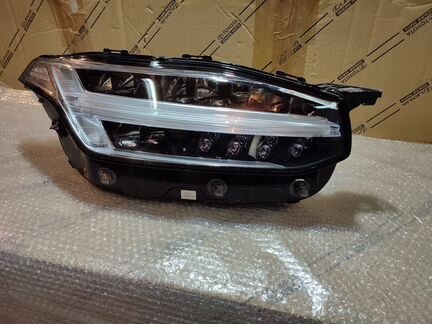 Volvo XC90 фара правая