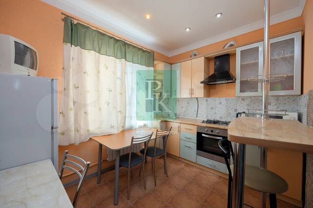 4-к. квартира, 98 м², 3/3 эт.