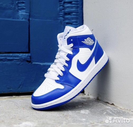 Air Jordan 1 Mid Hyper Royal