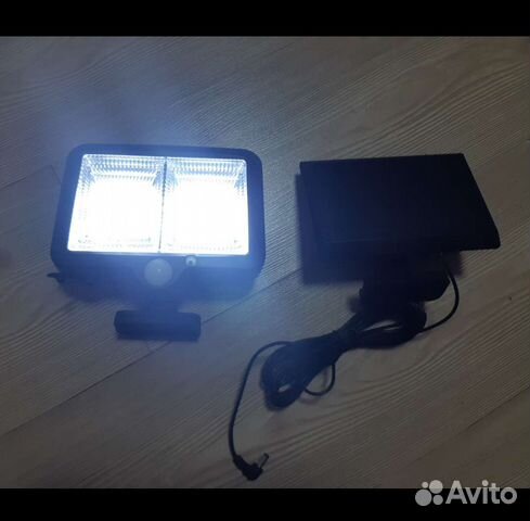 Мощный солнечный прожектор с датчиком движения