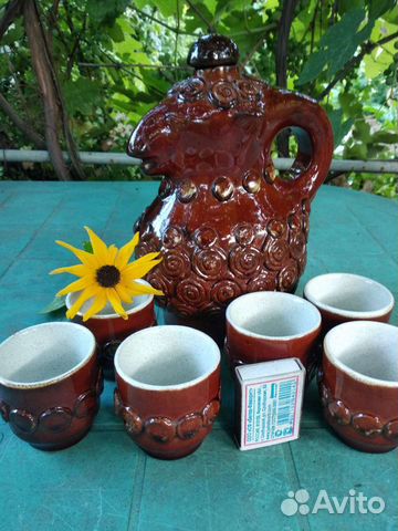 Кувшин со стаканами