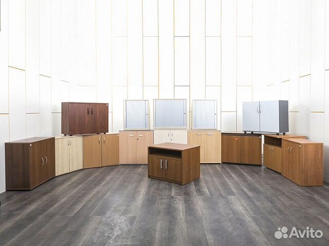 Тумба офисная для оргтехники с дверцами