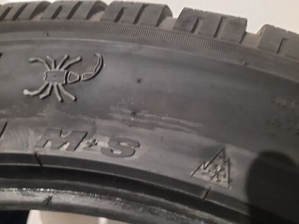 235/55/19 зимние шины Pirelli Scorpion