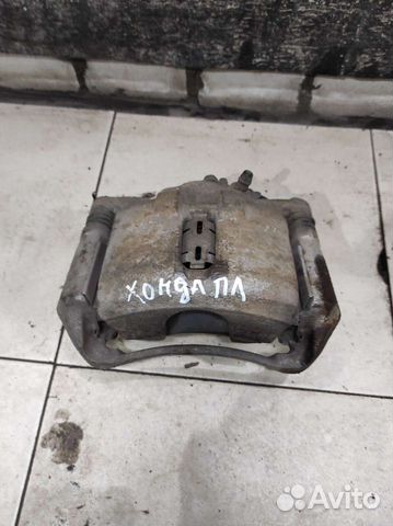 Суппорт передний левый Honda CR-V 1