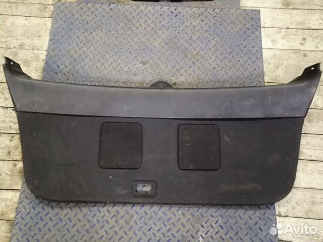 Обшивка крышки богажника Тайота Авенсис уневерсал