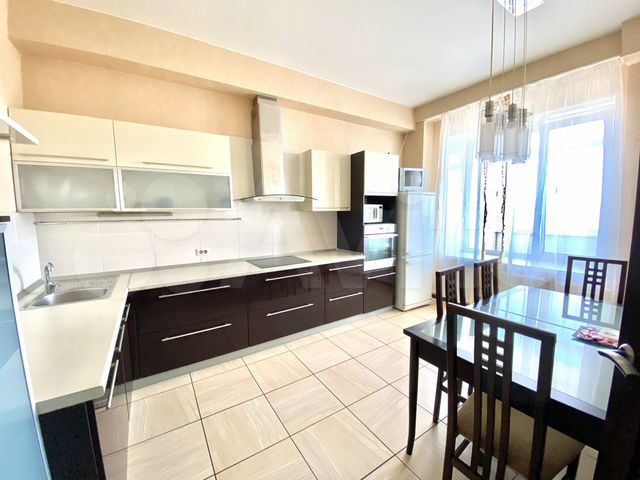 2-к. квартира, 70 м², 10/16 эт.