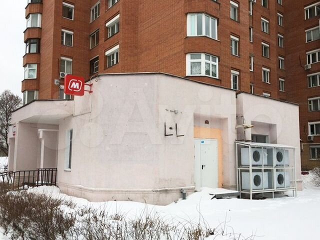 Продам торговое помещение, 371 м²