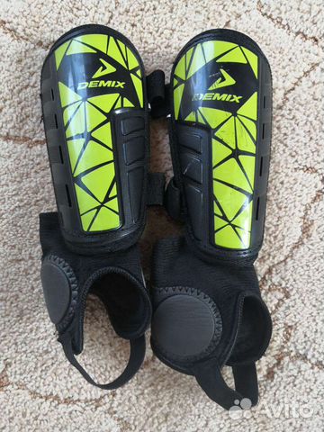 Футбольные щитки