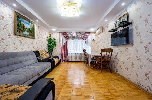 4-к. квартира, 80 м², 1/5 эт.