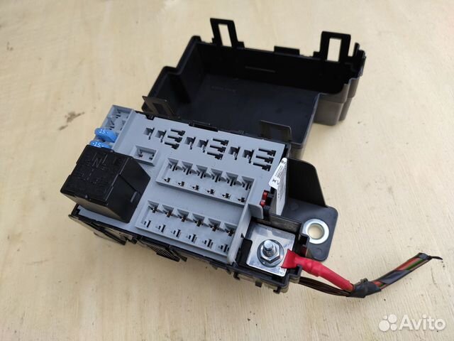 Блок предохранителей задний на Opel Corsa D