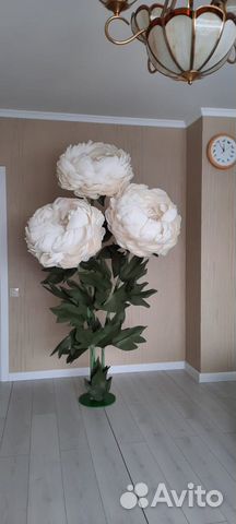 Букет из ростовых цветов, фотозона