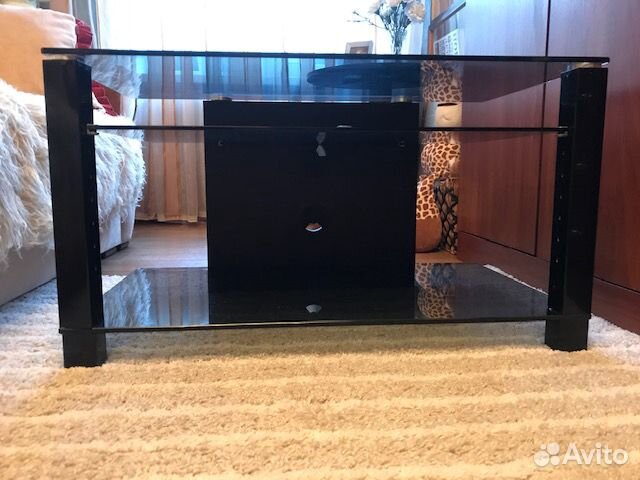 Стол угловой стеклянный под телевизор