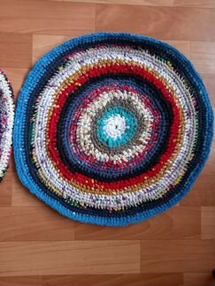 Коврики вязаные круглые