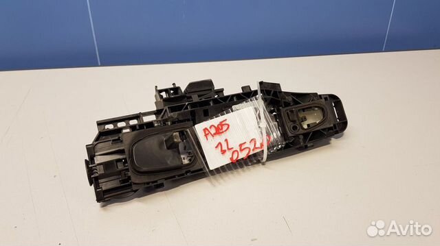 Кронштейн ручки двери задней левый Mercedes C-klas