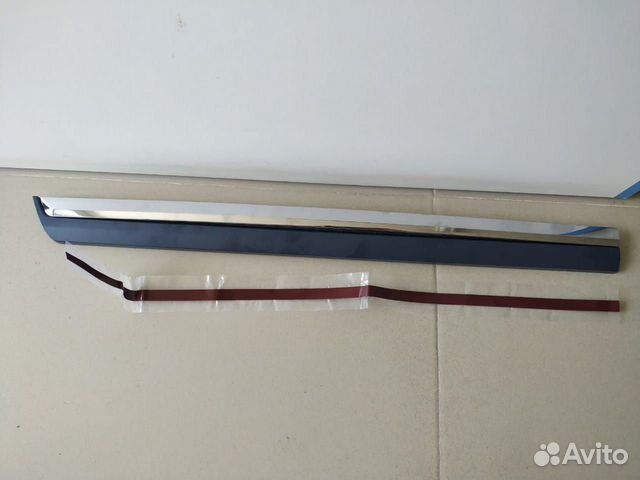 Молдинг задней правой двери Volkswagen Passat B7