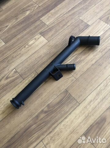 Бесплатно Подводящий патрубок водяного насоса Рено