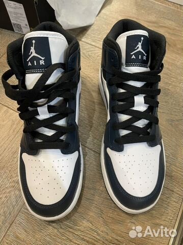 Кроссовки nike air jordan 1 mid оригинал в Москве, цена 31 000 руб ...