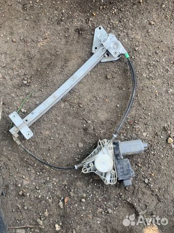 Стеклоподьемник левый Mitsubishi Carisma