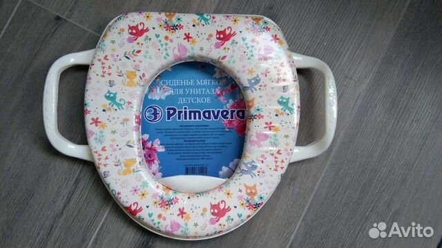 Детское сиденье на унитаз