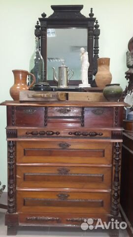 Старенький комод