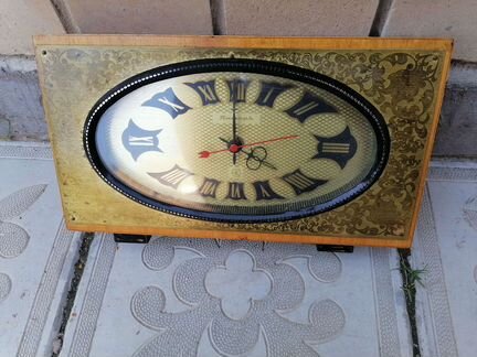 Часы настольные СССР Янтарь