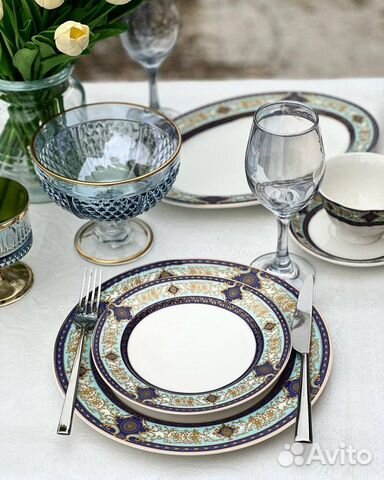 Набор столовой посуды. Столовый сервиз