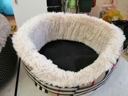 Лежанки для кошек и собак