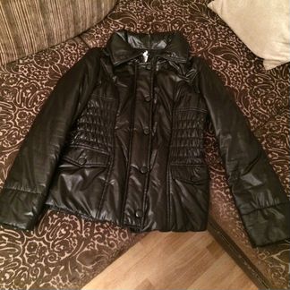 Продам куртку caractere