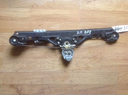 Стеклоподъемник задний правый Мерседес C203 W203