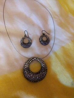 Бижутерия бусы, колье, броши, подвески, браслеты