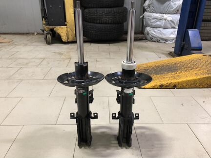 Амортизатор передний Mercedes Vito W639 Viano W639