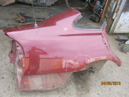 Крыло Мазда 626 ге Mazda 626 GE заднее правое лифт