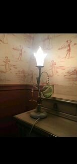 Настольная лампа