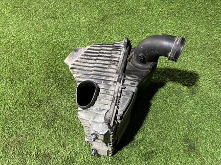 Корпус воздушного фильтра правый Porsche Cayenne S