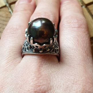 «Величественное» кольцо с шоколадным жемчугом